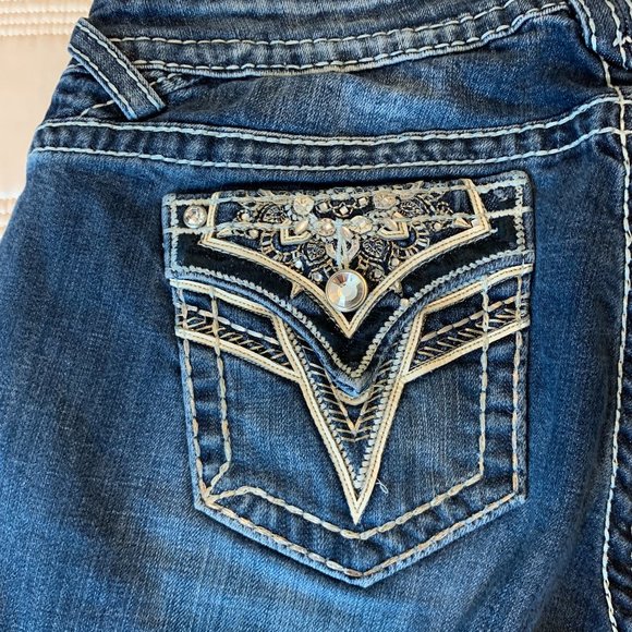 Nearly New Vigoss The Dallas Embroidery Capri Jeans - Picture 10 of 11